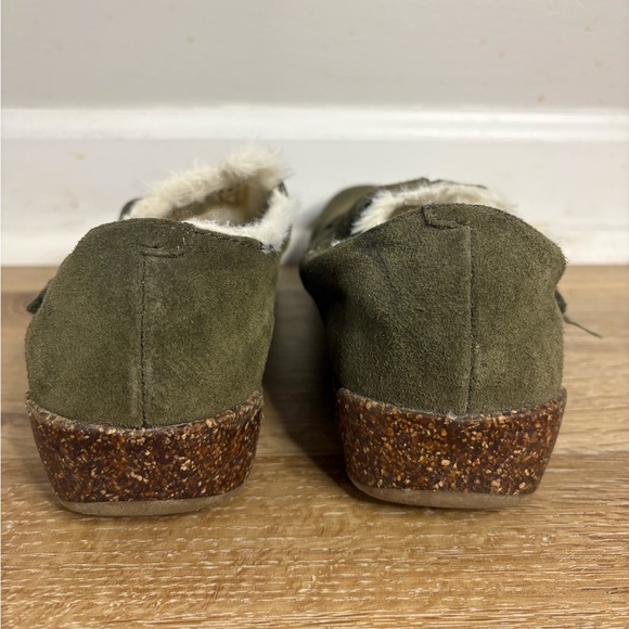 Earth Origins Aurora Jade Classic Fur Lined Clogs in Olive Green - Picture 8 of 11